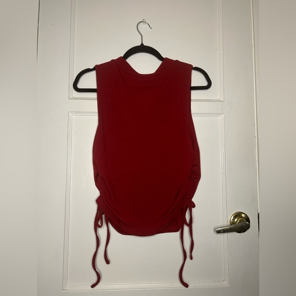 Cropped tank top with adjustable jaw-string - Picture 1 of 2